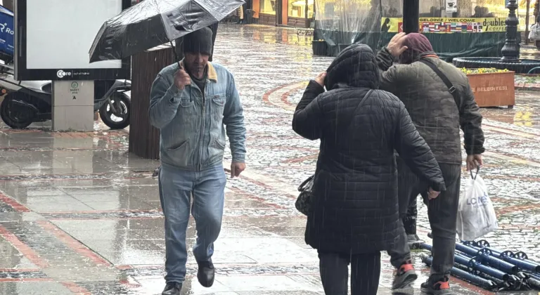 Edirne'de sağanak etkili oluyor