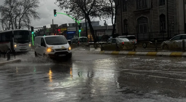 Edirne'de sağanak etkili oluyor