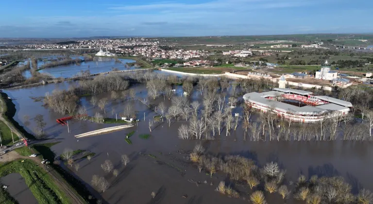 Edirne'de taşkın yapan nehirlerin debileri düşüyor