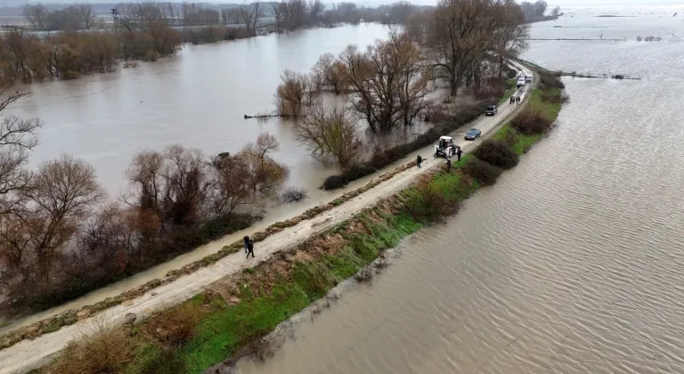 Edirne'de Tunca Nehri'nin debisi yükseldi, Meriç Nehri'nde taşkınlar oluştu