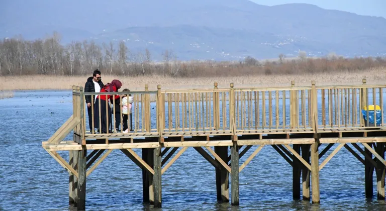 Efteni Gölü Kuş Cenneti hafta sonu doğaseverleri ağırladı