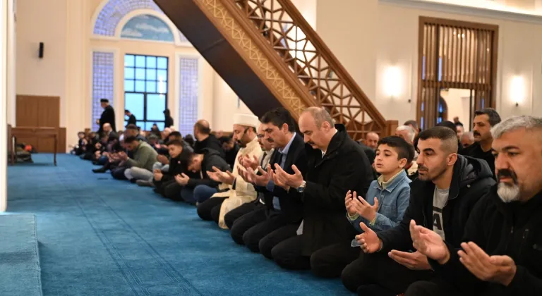 Elazığ, Mardin, Siirt ve Batman'da bayram namazı kılındı