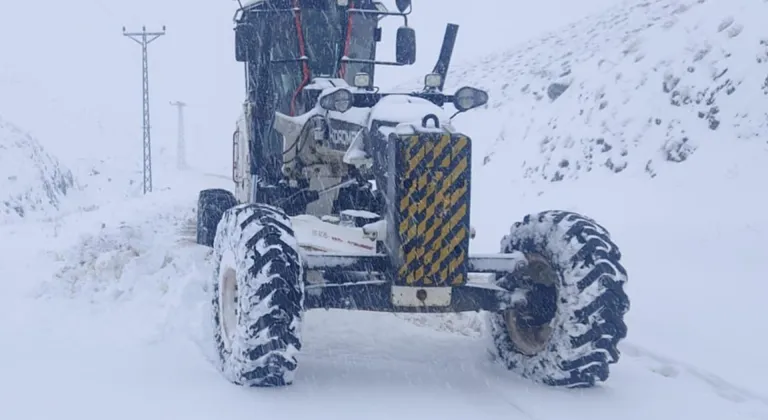 Elazığ'da kardan kapanan 175 köy yolu ulaşıma açıldı