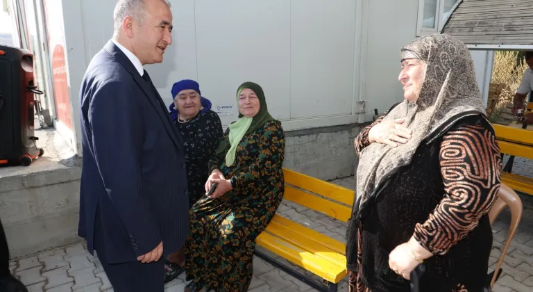 Elazığ'da misafir edilen 72 Ahıska Türkü aile, kalıcı iskanları için Ahlat'a uğurlandı