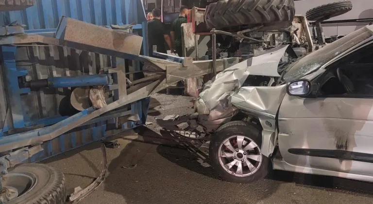 Elazığ'da üç aracın karıştığı kazada 3 kişi yaralandı
