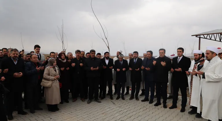 Elbistan'da 6 Şubat depremlerinde yaşamını yitirenler anıldı