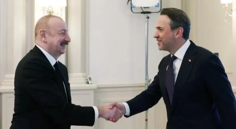 Enerji Bakanı Bayraktar, Azerbaycan Cumhurbaşkanı Aliyev İle Stratejik İş Birliği Görüşmesi Yaptı