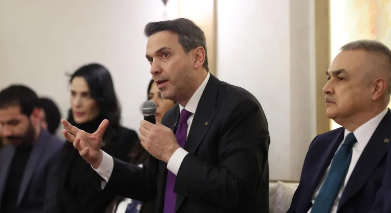 Enerji ve Tabii Kaynaklar Bakanı Bayraktar, Aydın'da gençlerle bir araya geldi: