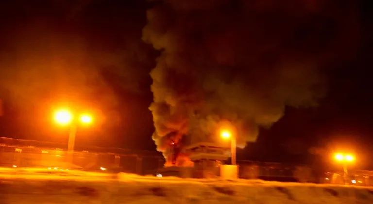 Erbil'de patlama sesleri duyulmasının ardından Erbil Havalimanında yangın çıktı