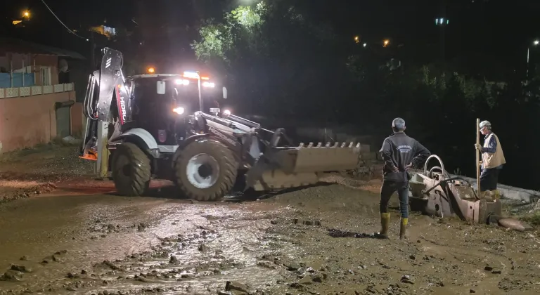 Erzincan'da sağanak taşkın ve su baskınlarına neden oldu