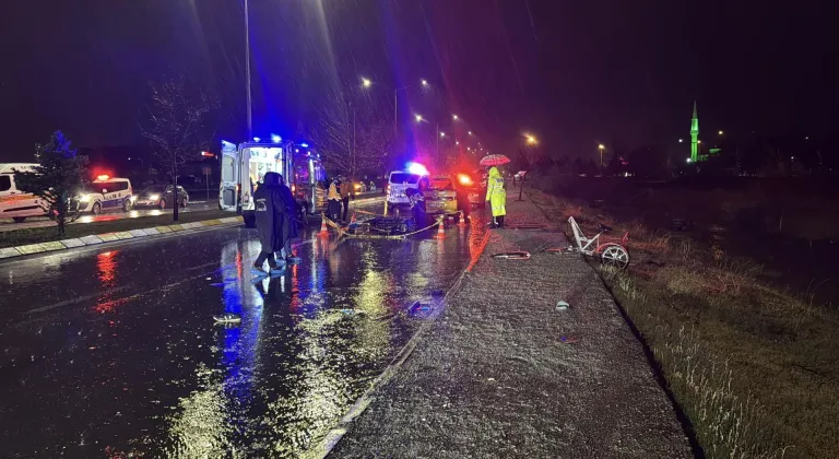 Erzincan'da taksiyle çarpışan bisikletin sürücüsü öldü