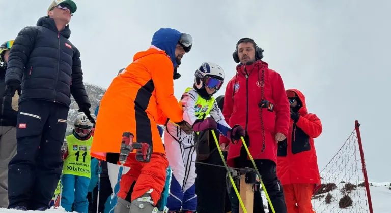 Erzincan'daki Alp Disiplini 1. Etap yarışları "Minikler Festivali" ile başladı