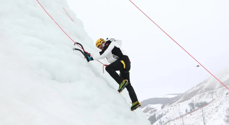 Erzurum Valisi Çiftçi, Palandöken'deki buz duvarında heyecan ve adrenalini bir arada yaşadı