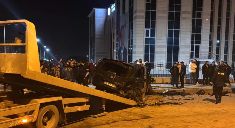 Erzurum'da 4 aracın karıştığı zincirleme kazada 1'i ağır 7 kişi yaralandı