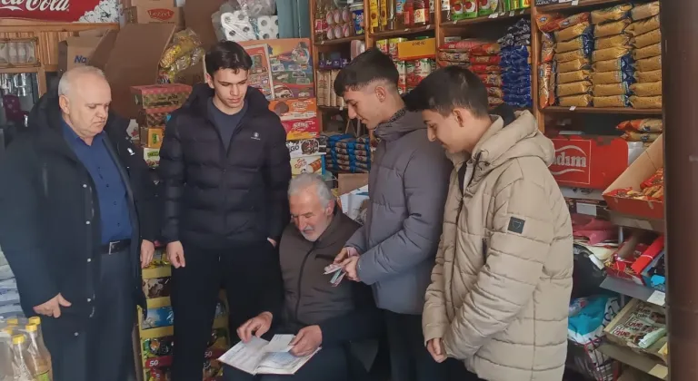 Erzurum'da öğrenciler harçlıklarıyla veresiye defterindeki borcu ödedi