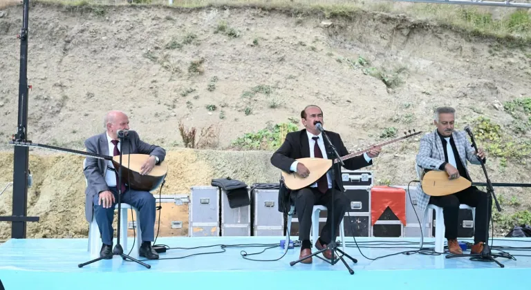 Erzurum'da "Sümmani Ocağında Ablaktaşı Aşıklar Buluşması" programı düzenlendi