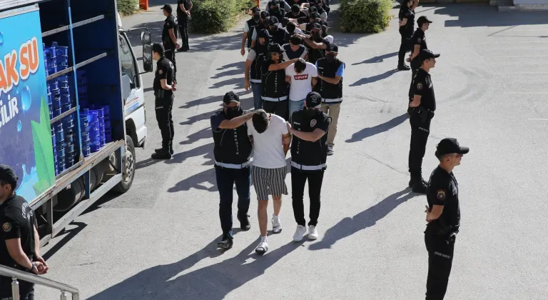 Eskişehir'de düzenlenen iki uyuşturucu operasyonunda 9 şüpheli yakalandı