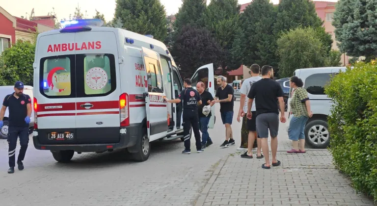 Eskişehir'de oğlu tarafından bıçaklanan baba yaralandı