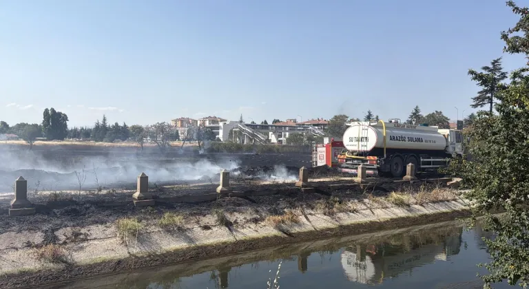 Eskişehir'de otluk alanda çıkan yangın söndürüldü