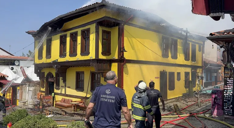Eskişehir'de Tarihi Odunpazarı Evleri Bölgesi'ndeki işletmede çıkan yangın söndürüldü