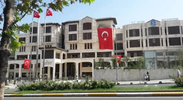 Eyüpsultan Belediyesi'ne operasyon: Başkanı Özmen dahil 28 gözaltı
