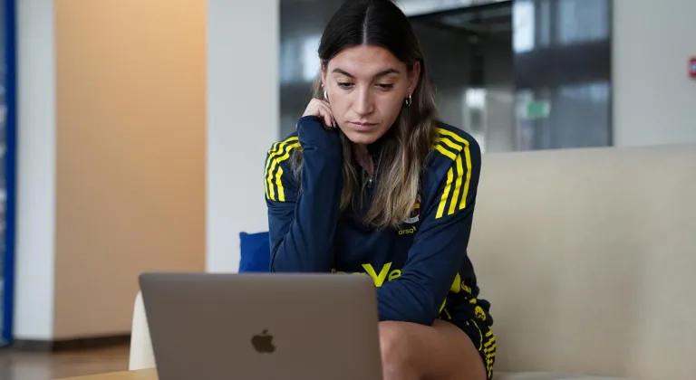 Fenerbahçe arsaVev kaptanı Ece Türkoğlu, AA'nın "Yılın Kareleri" oylamasına katıldı