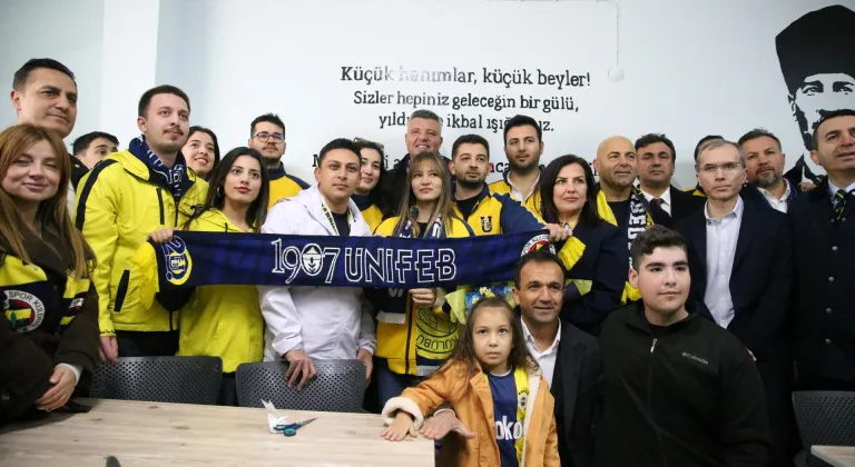 Fenerbahçe Başkanı Sadettin Saran, Alanya'da kütüphane açılışında öğrencilerle buluştu