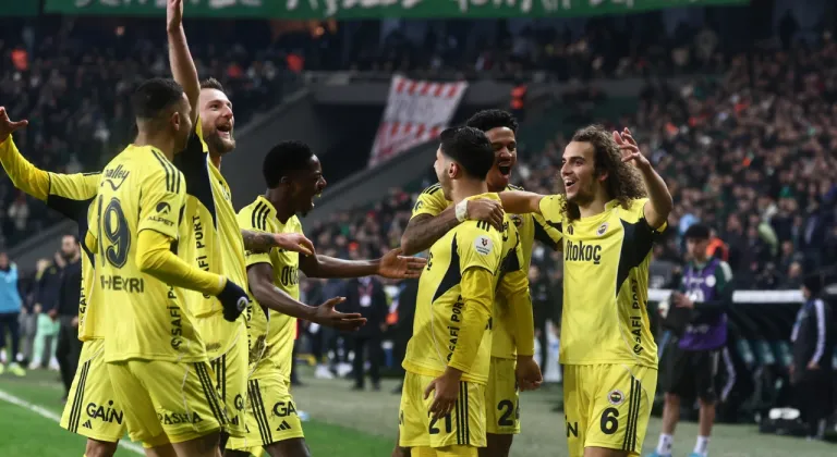 Fenerbahçe Kocaelispor deplasmanından 3 puanla döndü