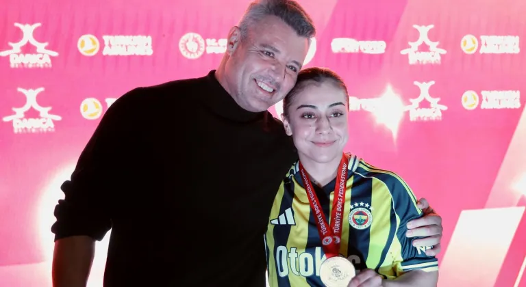 Fenerbahçe Kulübü Başkanı Saran, Kocaeli'de Türkiye Boks Şampiyonası'nı takip etti