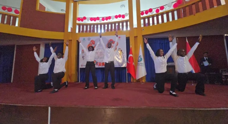 Gambiya'da 23 Nisan Ulusal Egemenlik ve Çocuk Bayramı kutlandı