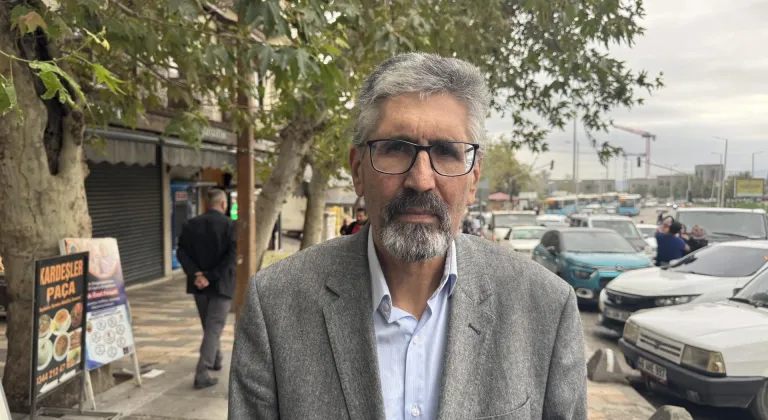 Garanti süresi dolan çay makinesinin yenisiyle değiştirilmesine karar verildi