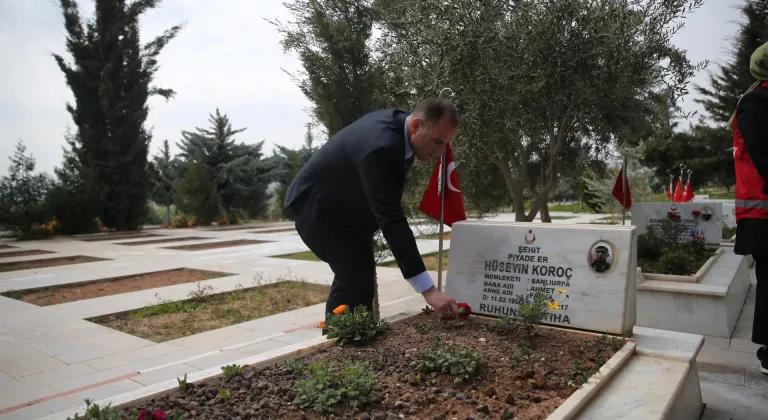Gaziantep ve Şanlıurfa'da şehitliklerde bakım, onarım ve temizlik çalışması yapıldı