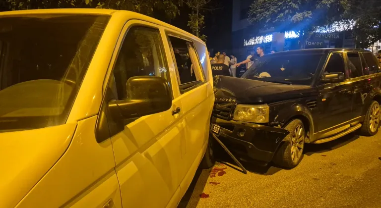 Gaziantep'te polisin "dur" ihtarına uymayan sürücü 3 araca çarptı