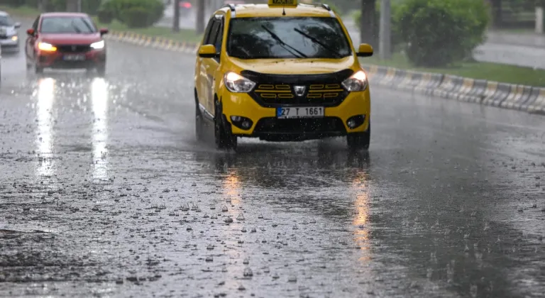Gaziantep'te sağanak ve dolu etkili oldu