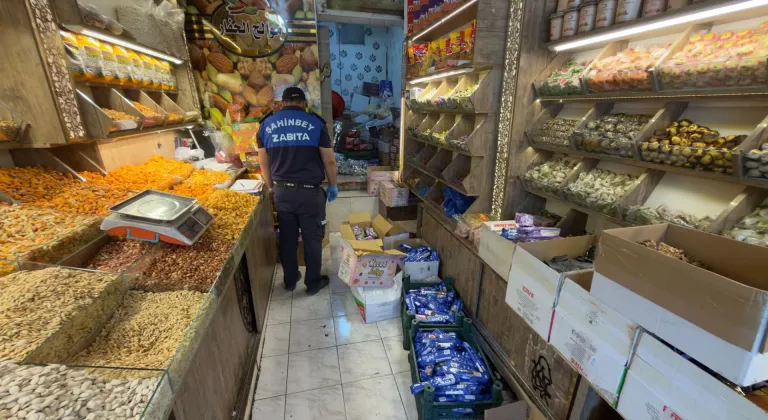 Gaziantep'te tarihi geçmiş ürünleri satan iş yeri mühürlendi