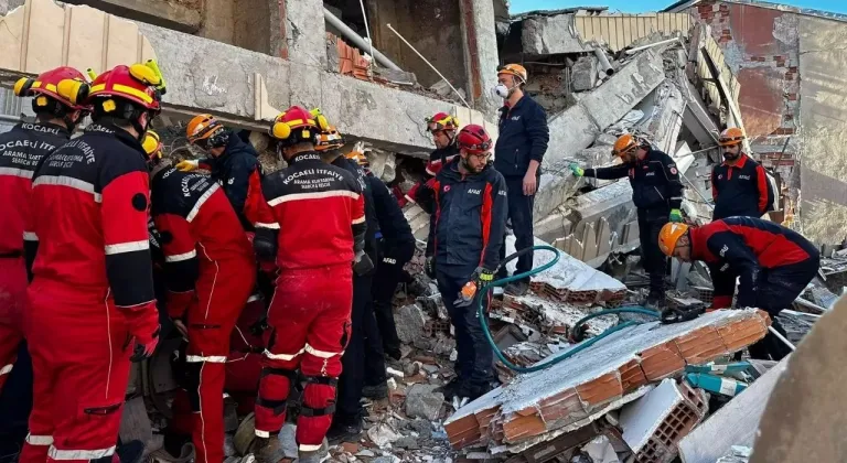 Gebze’de çöken binada ölü sayısı 4’e yükseldi