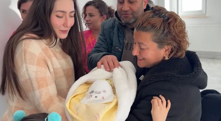 "Geçici Koruyucu Aile Hizmeti" modelinin 100. bebeği Samsun'da sıcak yuvaya kavuştu