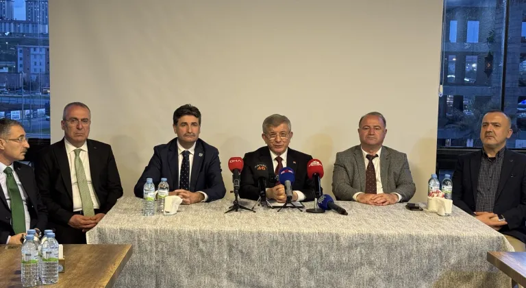 Gelecek Partisi Genel Başkanı Davutoğlu Kahramanmaraş'taki saldırıda hayatını kaybedenlerin ailelerini ziyaret etti