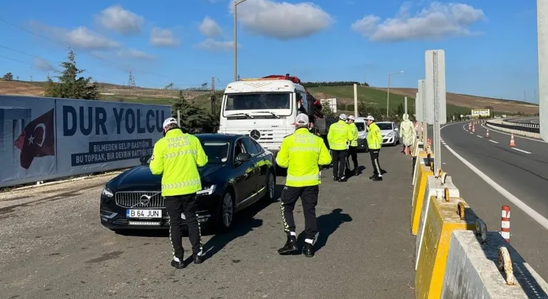 Gelibolu'da Bayram Tatilinde 3 Bin Araç Denetlendi ve 191 Sürücüye Cezalar Kesildi