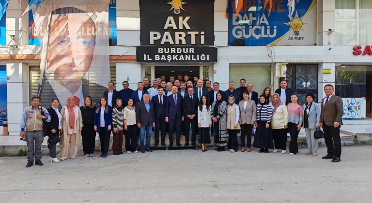 Gençlik ve Spor Bakan Yardımcısı Eminoğlu, AK Parti Burdur İl Başkanlığını ziyaret etti: