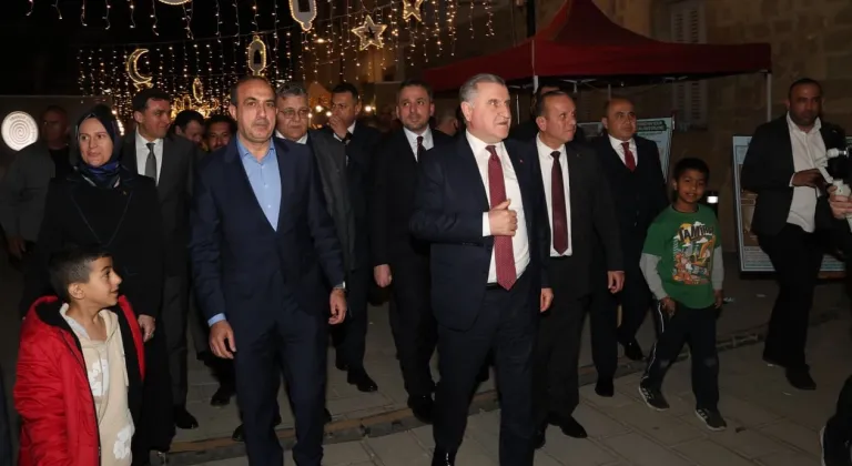 Gençlik ve Spor Bakanı Bak Lefkoşa'da "Ramazan Sokağı"nı ziyaret etti