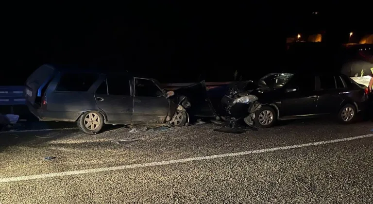 Giresun'da iki otomobilin çarpıştığı trafik kazasında 1 kişi öldü, 6 kişi yaralandı