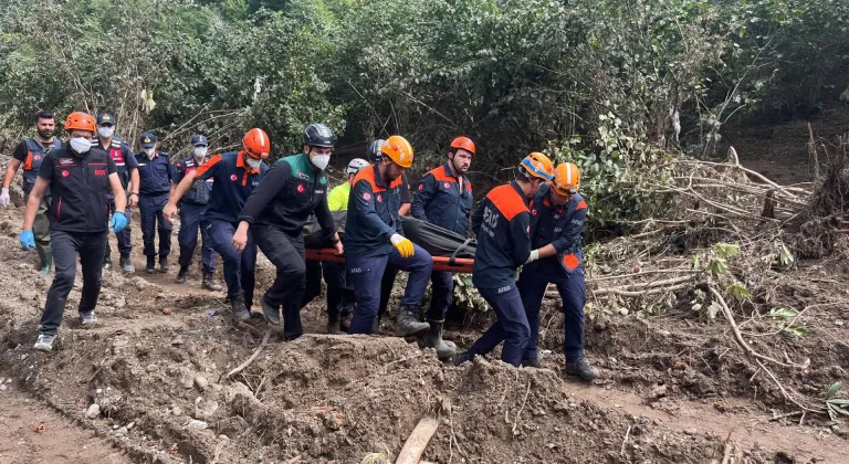 Giresun'da selde kaybolan 2 kişiden birinin cenazesine ulaşıldı