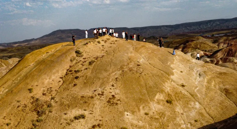 Gökkuşağı Tepeleri, Iğdır'ın turizm destinasyonları arasında öne çıkıyor