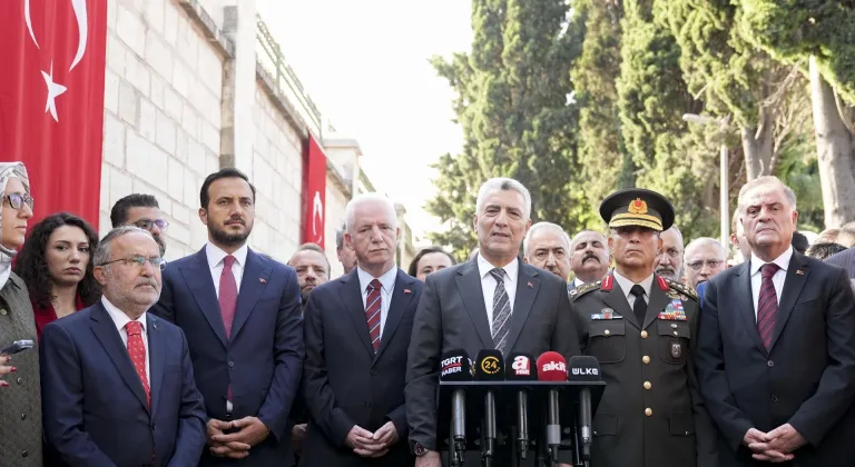 GÜNCELLEME - Arnavutköy'de sünger fabrikasında çıkan yangın itfaiye ekiplerince söndürüldü