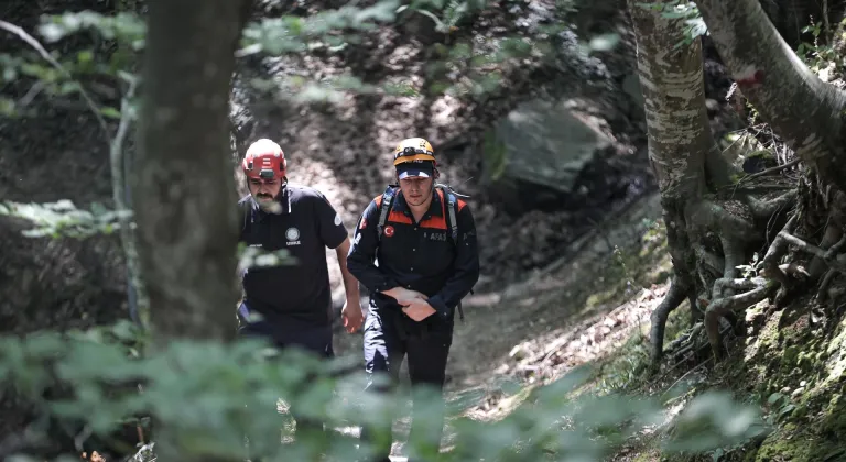 GÜNCELLEME - Bursa'da dağlık alanda mahsur kalan 2 kişi hastaneye götürüldü