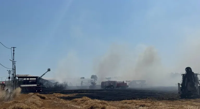 GÜNCELLEME - Çatalca'da bir fabrikada başlayıp otluk alana sıçrayan yangın söndürüldü