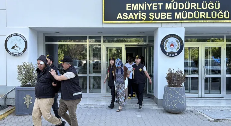 GÜNCELLEME - Eskişehir'de 1'i polis 11 kişinin yaralandığı kavgaya ilişkin yakalanan 18 zanlıdan 5'i tutuklandı