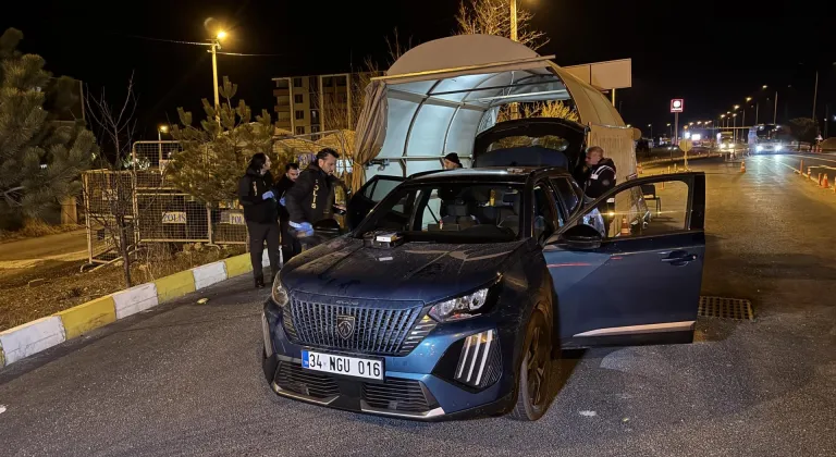 GÜNCELLEME - İnternetten cep telefonu satan kişileri sahte altınla dolandıran 2 zanlı tutuklandı