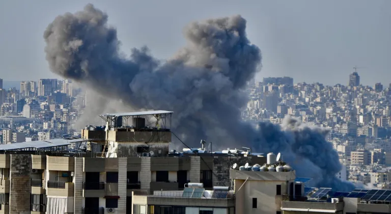 GÜNCELLEME - İsrail, Lübnan'ın başkenti Beyrut'taki Dahiye bölgesine hava saldırıları düzenledi